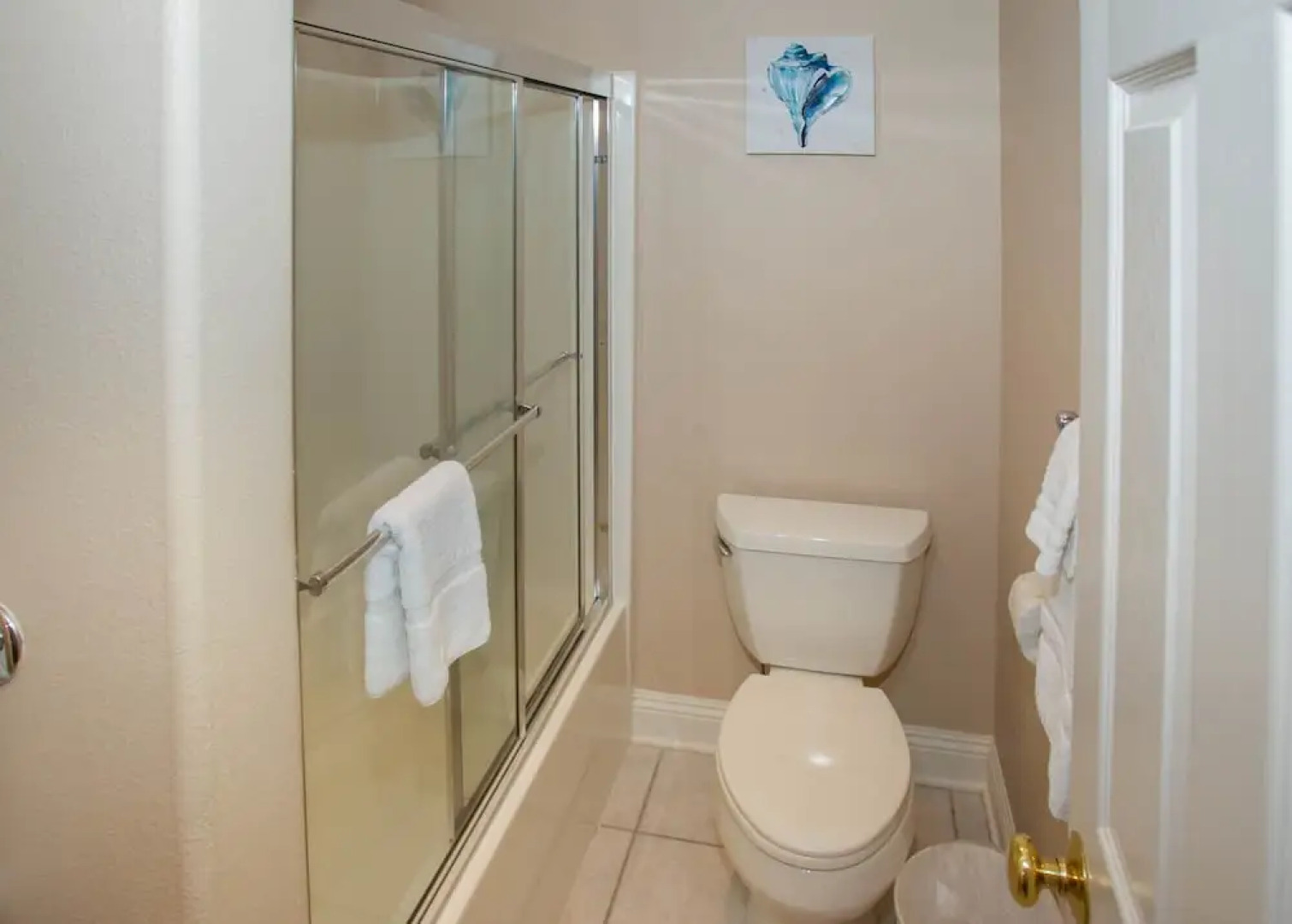 Serenity on the Shore 5 Bedrooms 4.5 Bathrooms Home