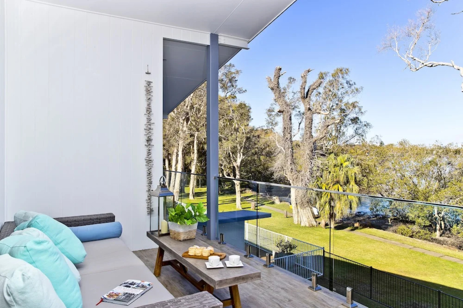 Hampton's Coastline Retreat