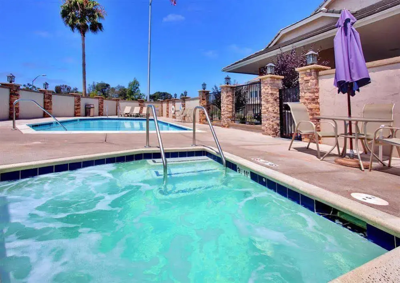 Holiday Inn Express Encinitas Cardiff Beach Area