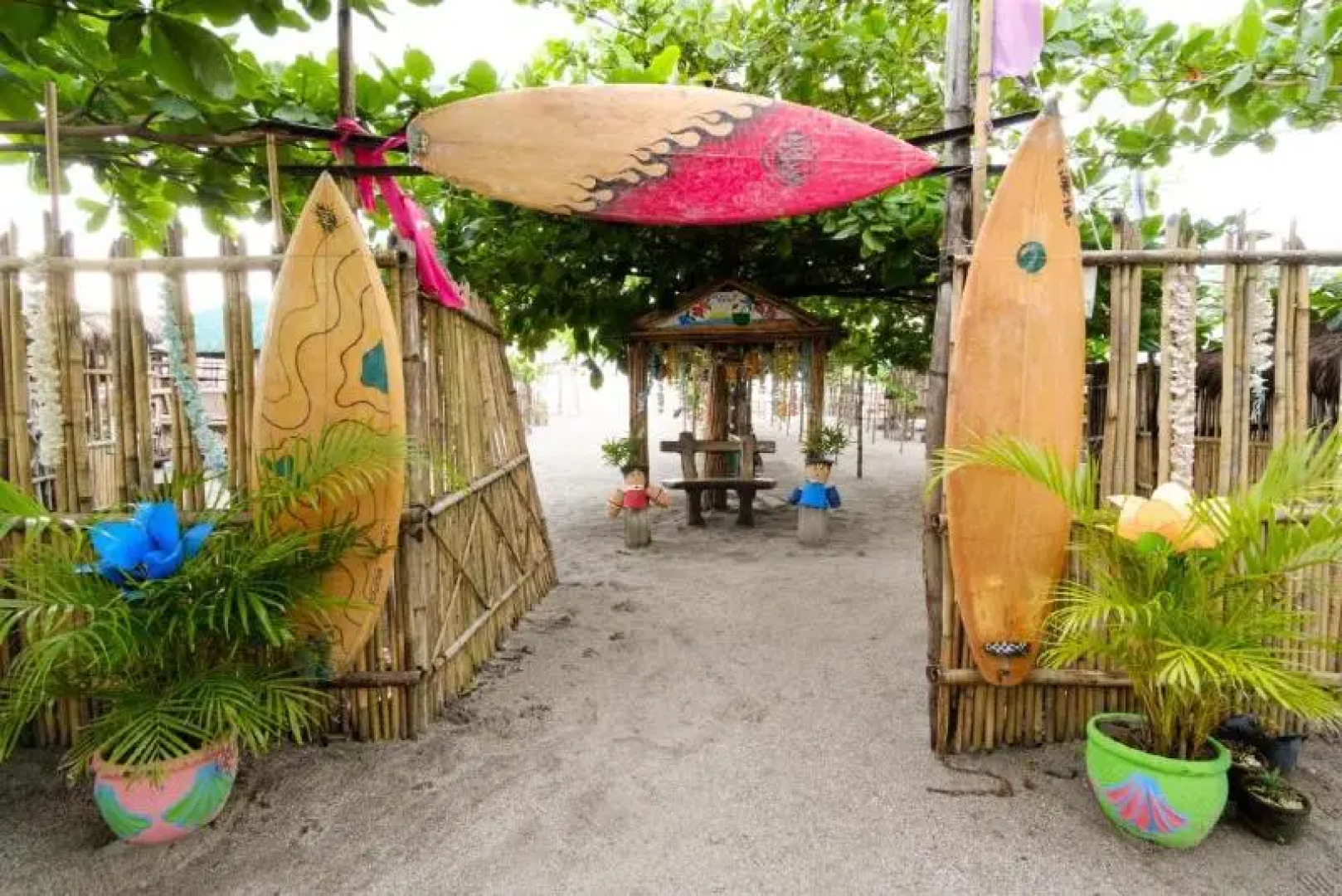 RedDoorz @ Prince JB Beach Resort Zambales - Vaccinated Staff