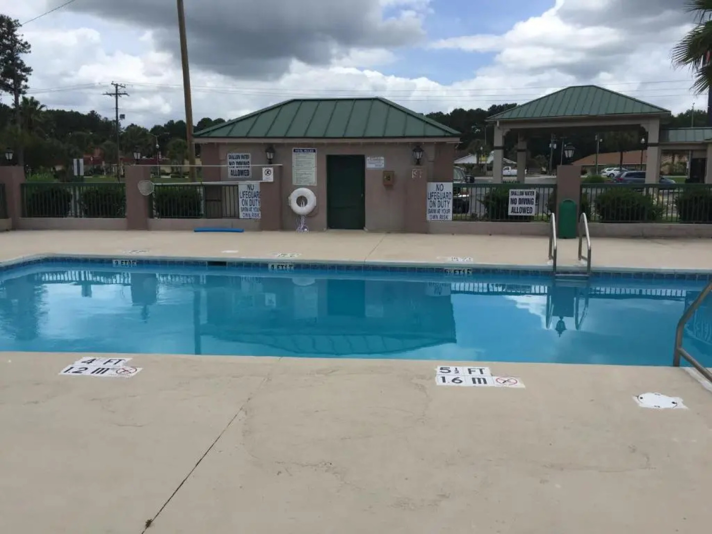 Econo Lodge Inn & Suites Hardeeville I-95