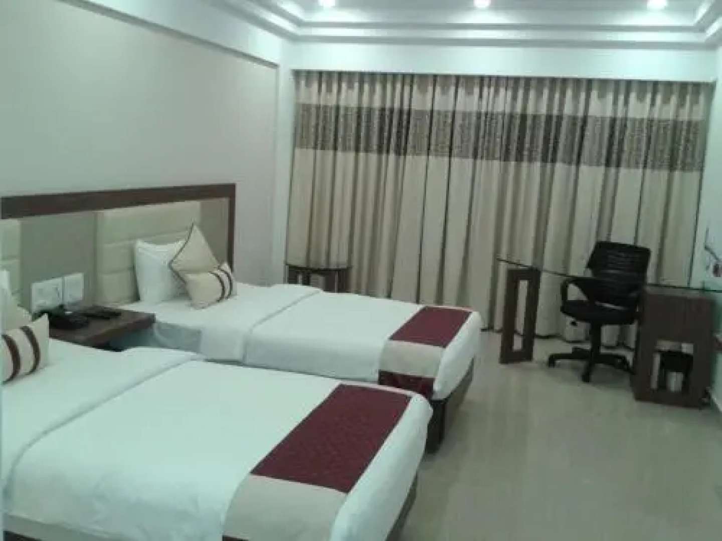 FabHotel Sherwood Suite