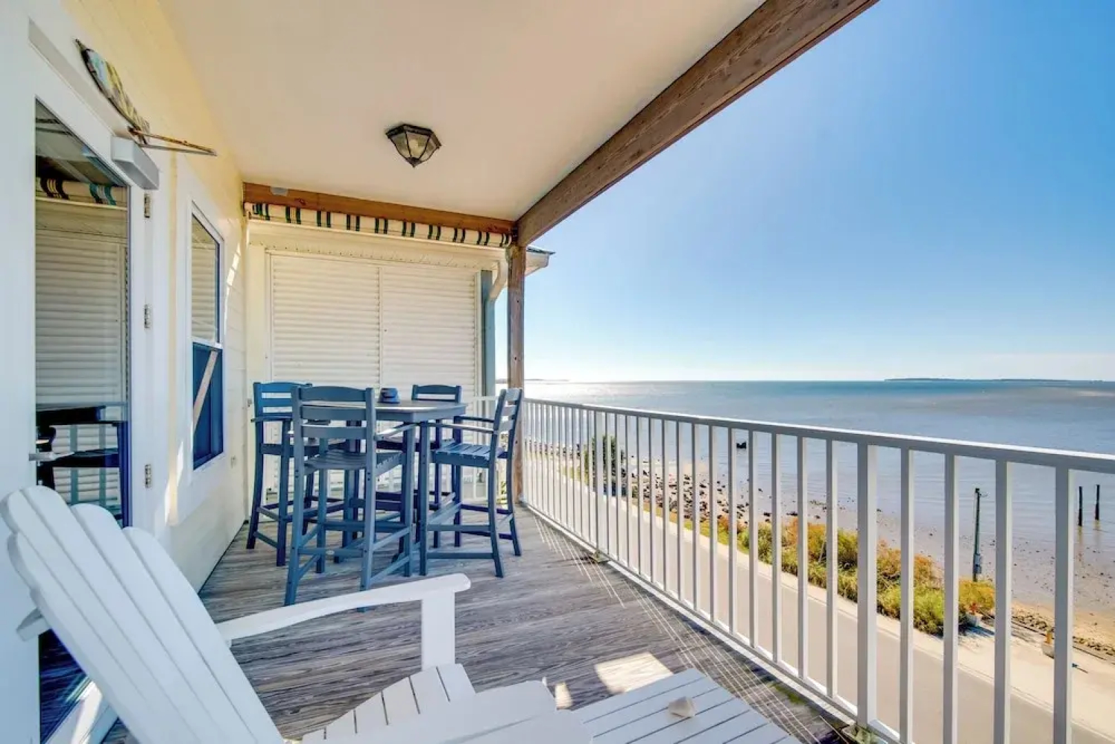 Oceanfront Oasis in Cedar Key w/ 2 Balconies!