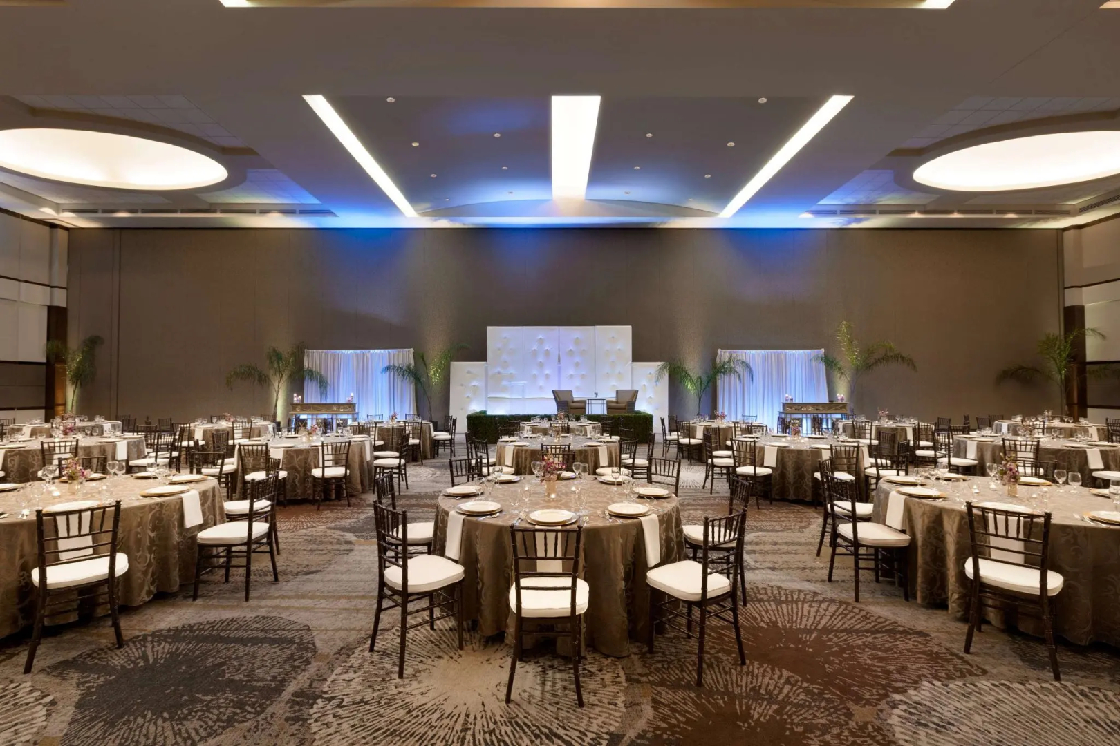 Embassy Suites by Hilton Charleston Airport Convention Ctr