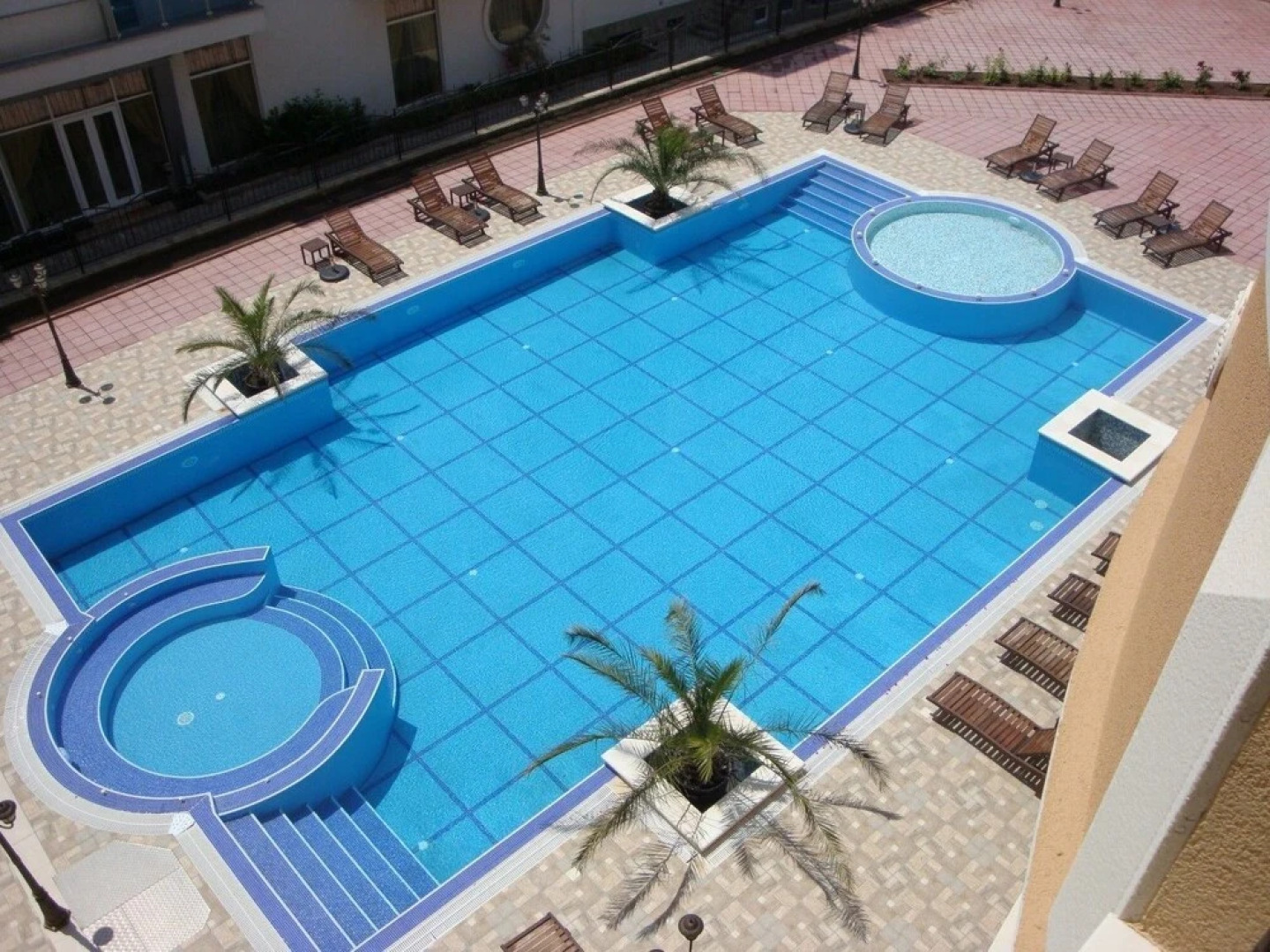 Flora Beach Resort apartments