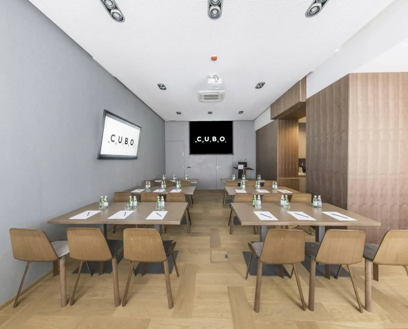 Hotel Cubo