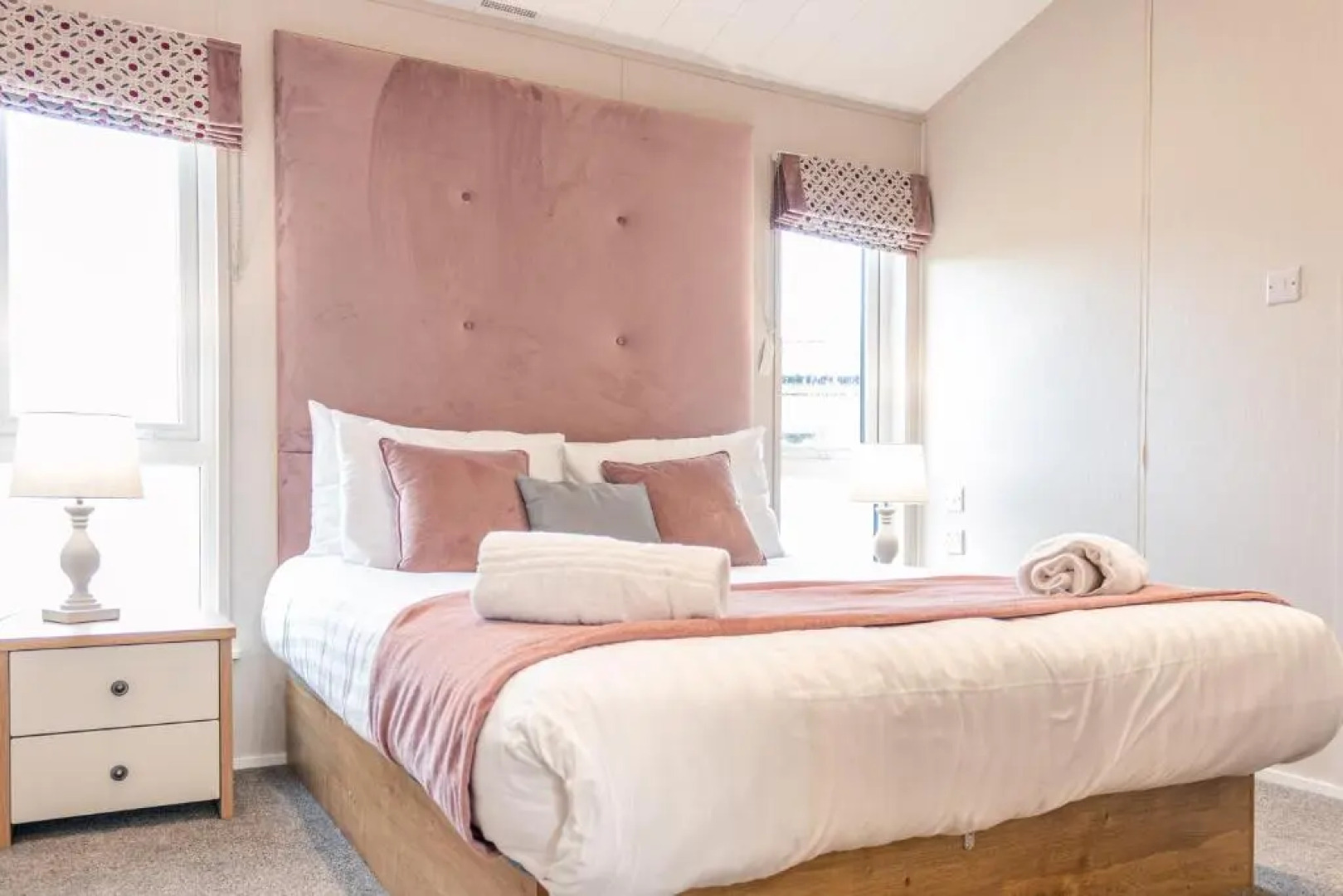 Lavender Lodge with Hot Tub