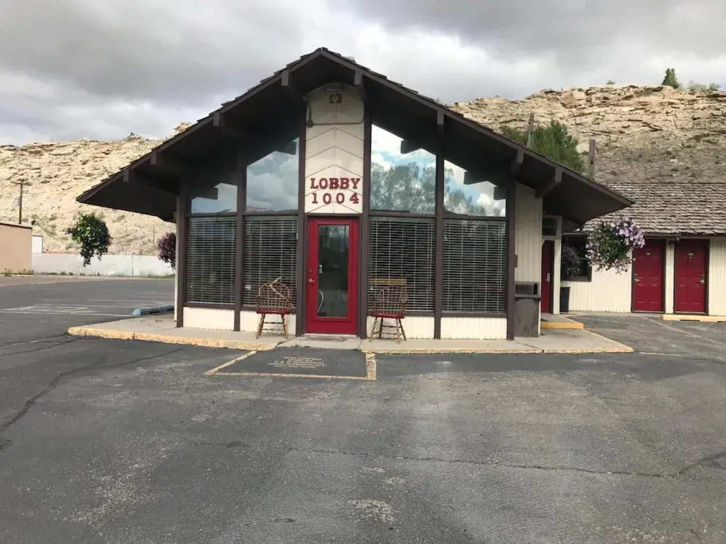 Country West Motel