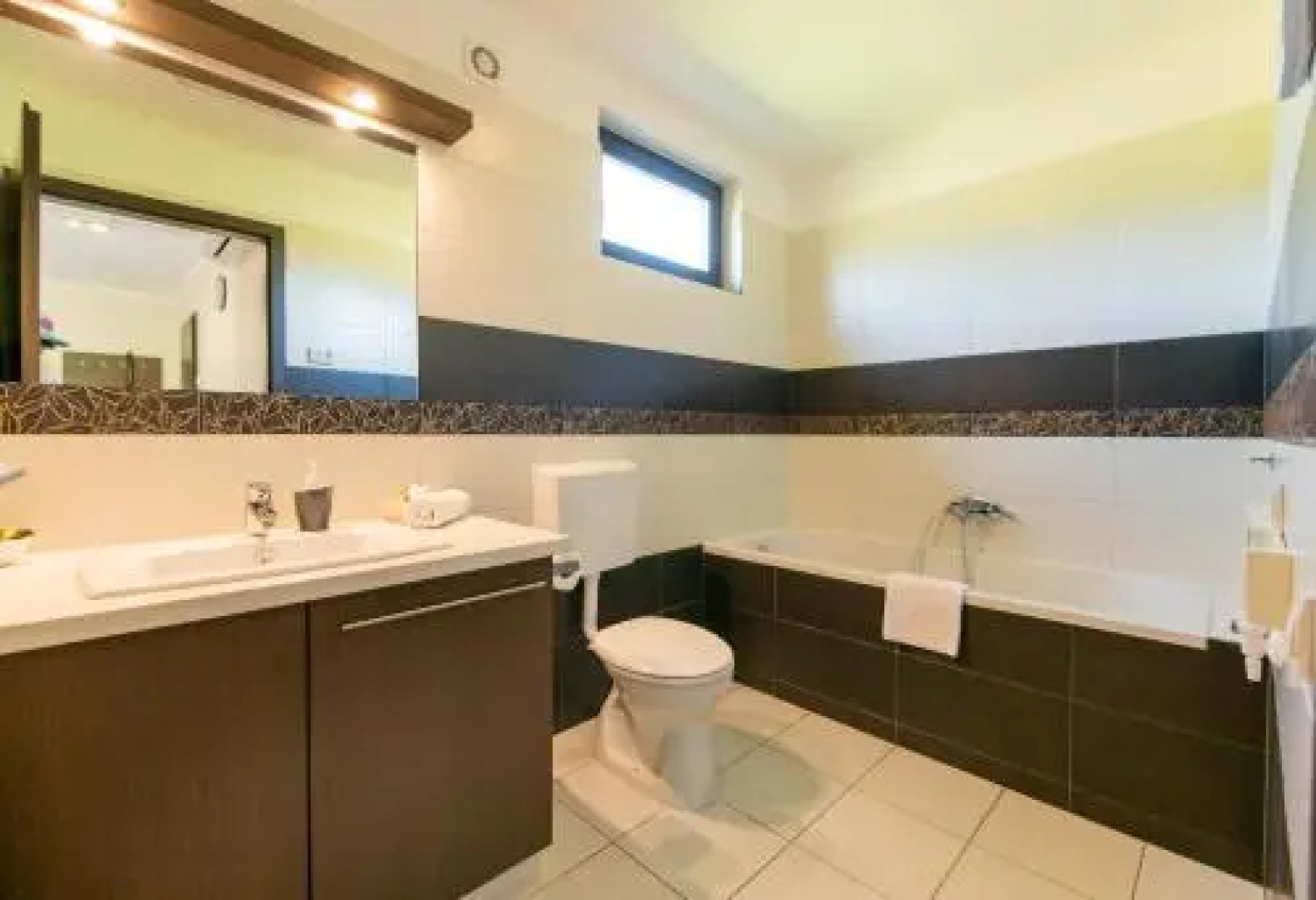 Dunazug Apartmanház