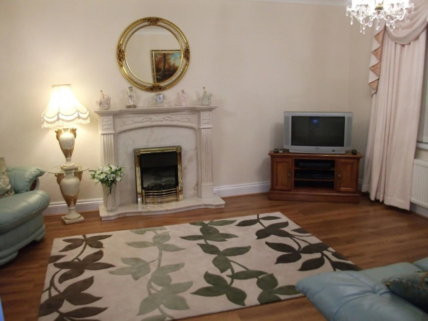 Efail Newydd Cross Inn