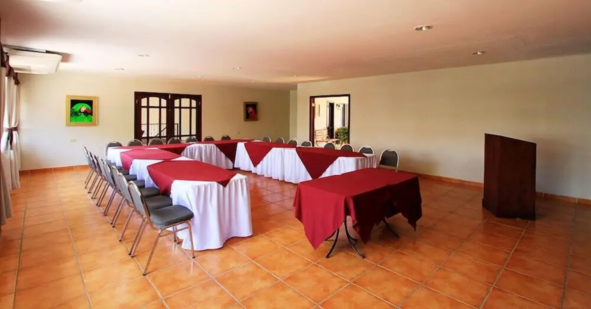 Plaza Magdalena Hotel