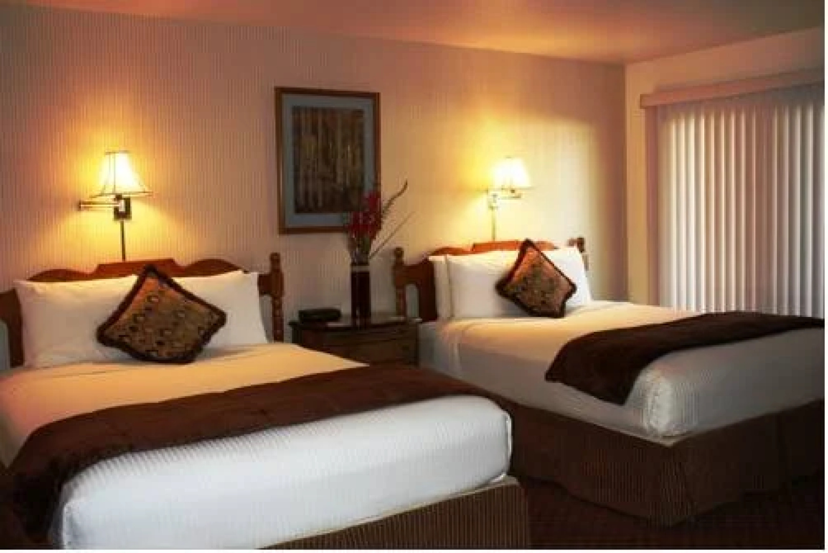 Lookout Inn GuestHouse and Suites
