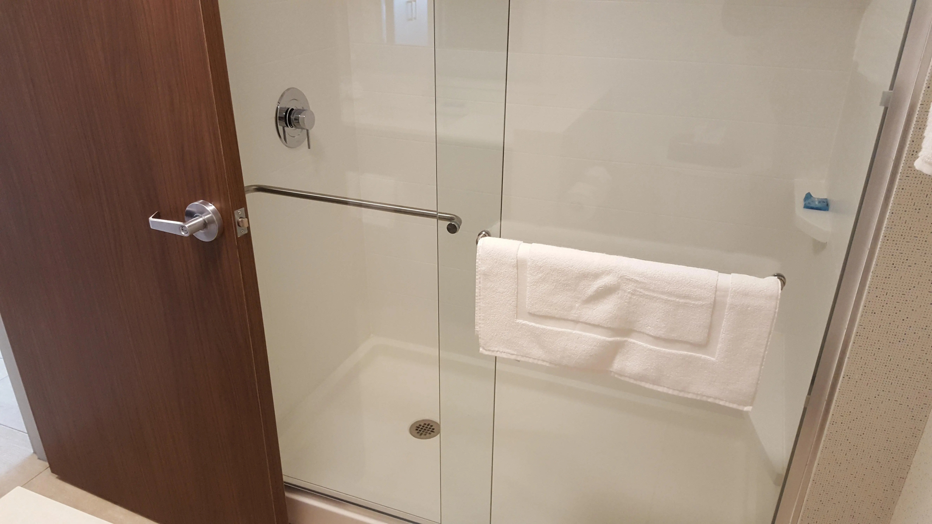 Holiday Inn Express & Suites Oswego by IHG