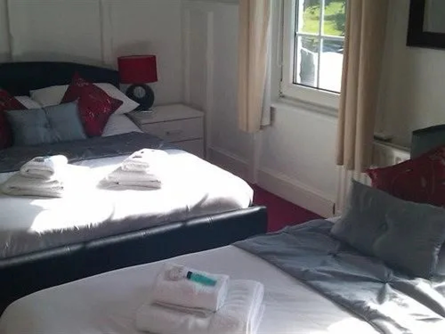 Riverside Bar & Restaurant