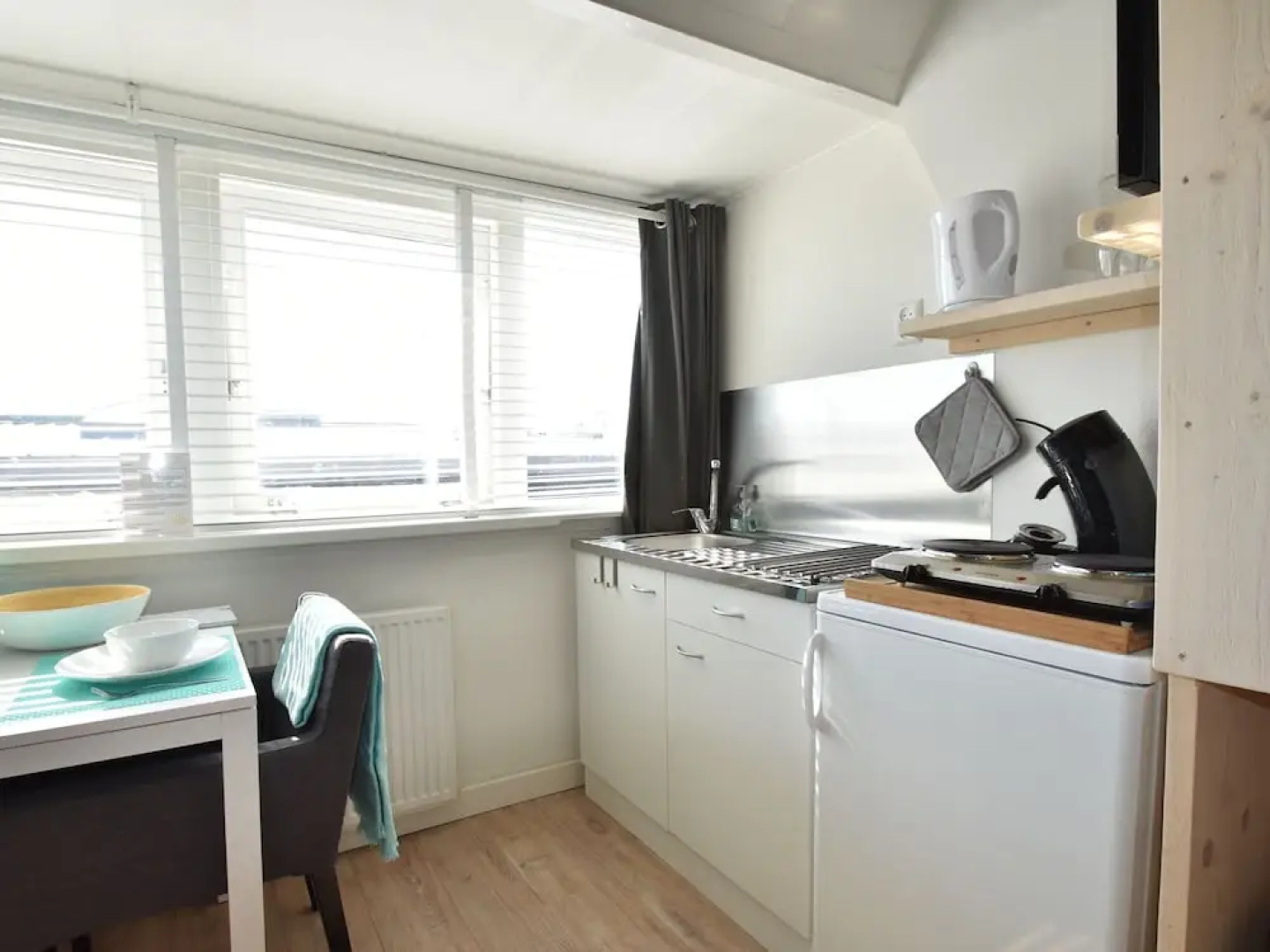 Elegant Studio Near Beach