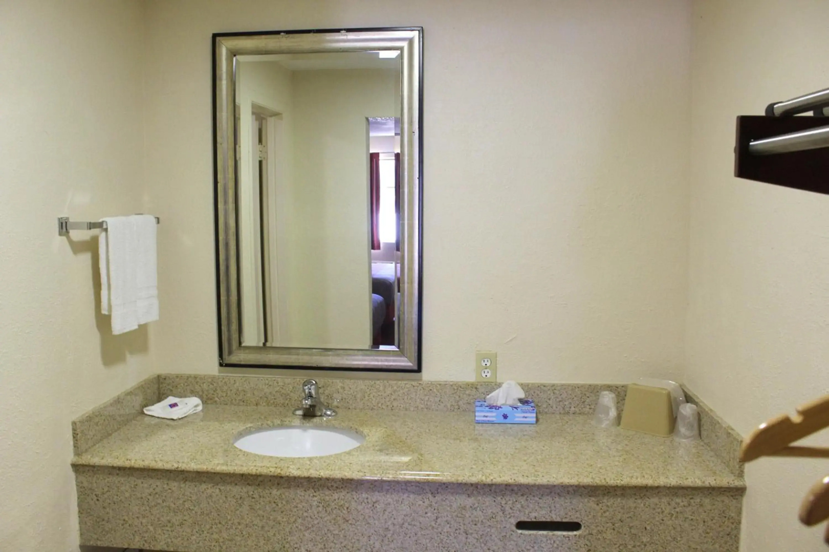 Motel 6 Winnie, TX