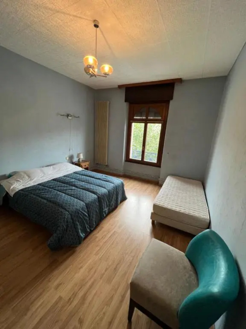 Vaste appartement douillet au cœur de la ville du cristal