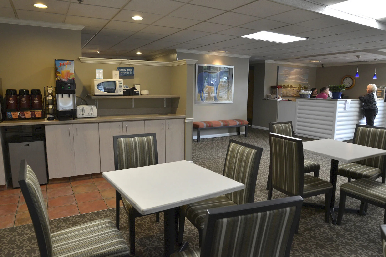 Hilltop Inn by Riversage