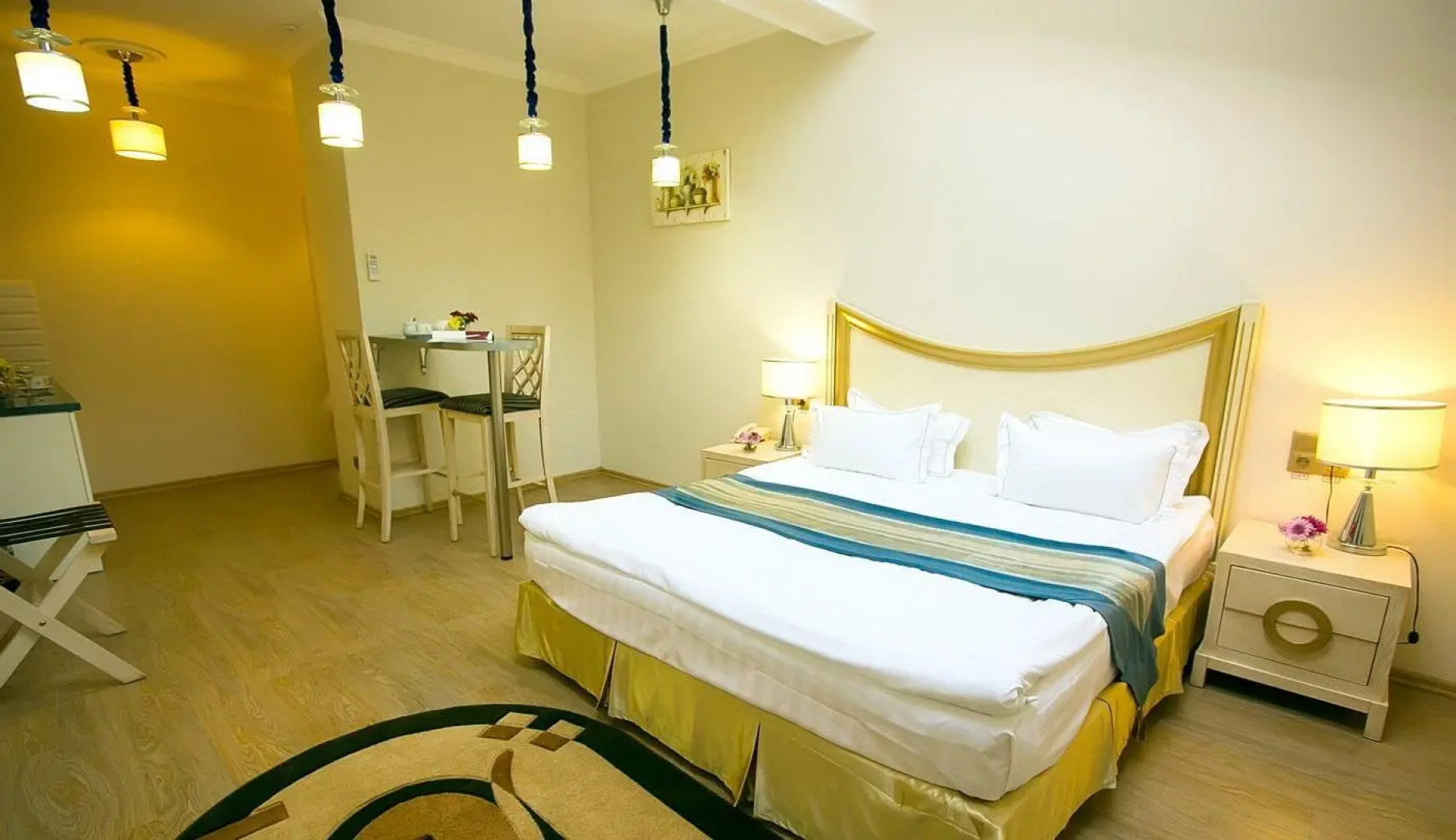 Metro Hotel Apartments