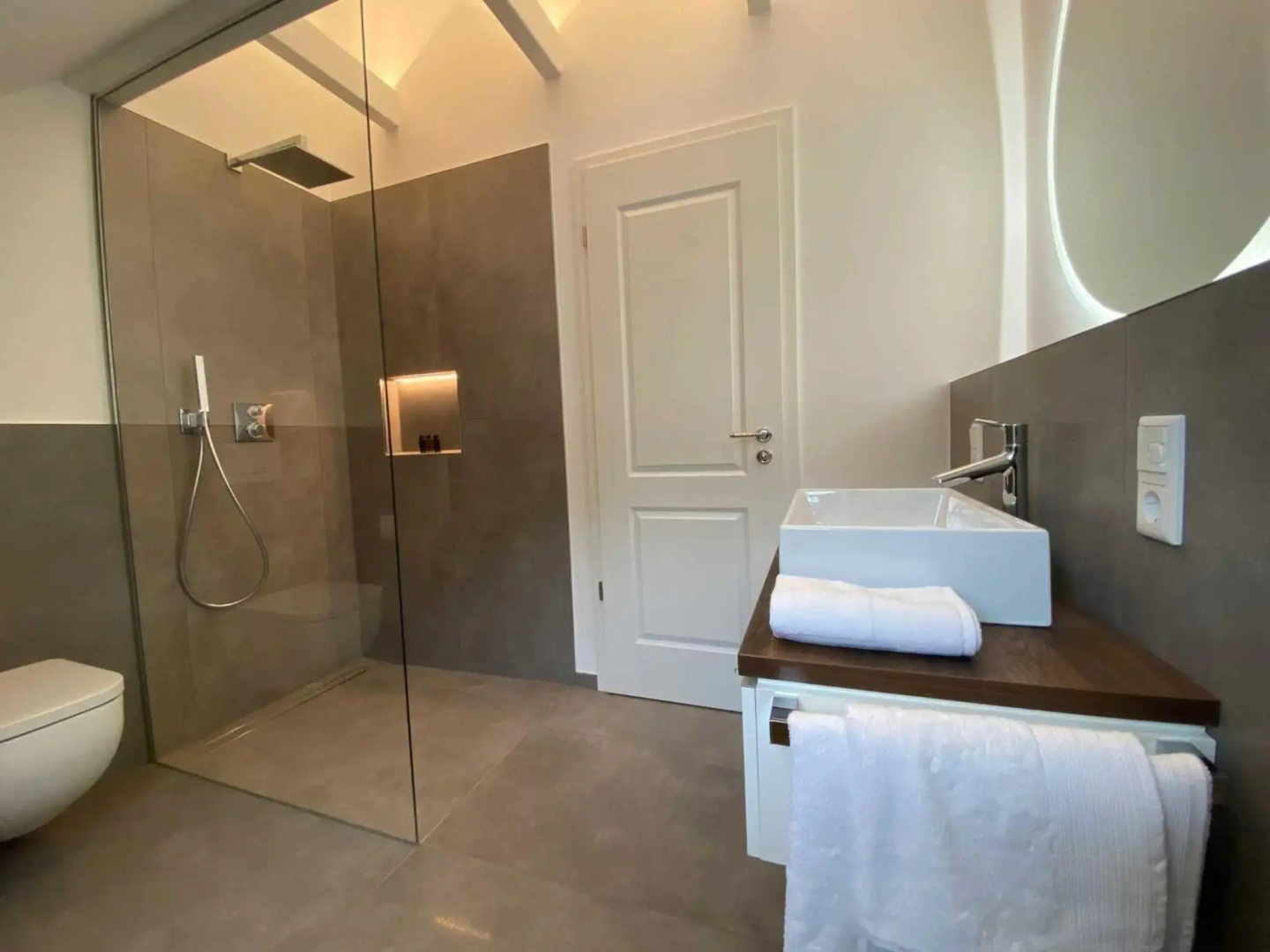 DRIEHOF LifeStyle Suite Apt 1