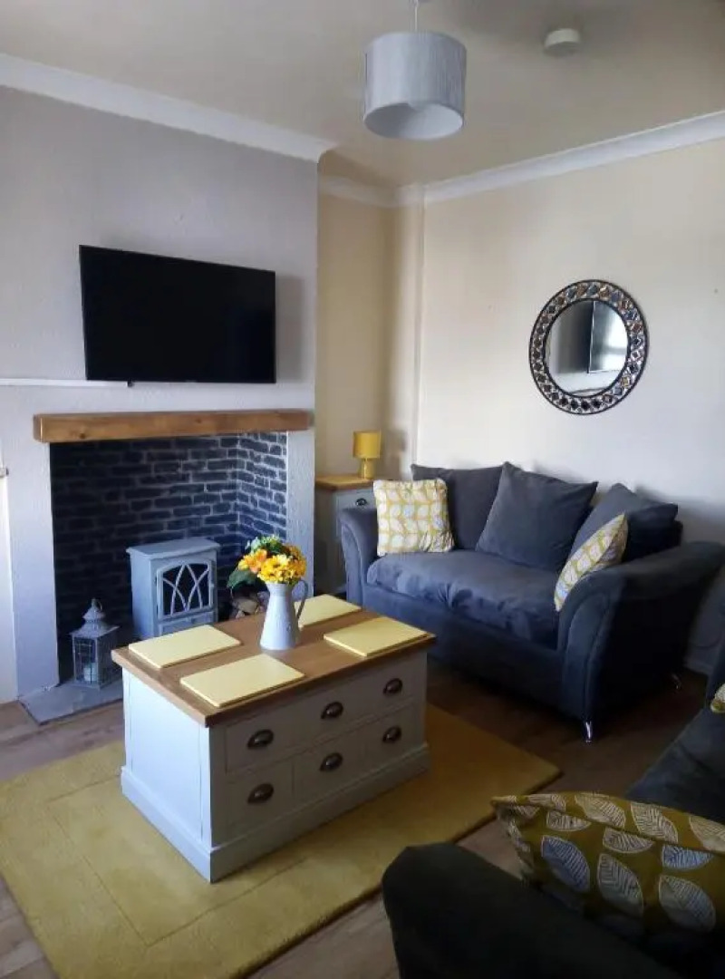 Eden Rose Cottage in Morecambe hot tub