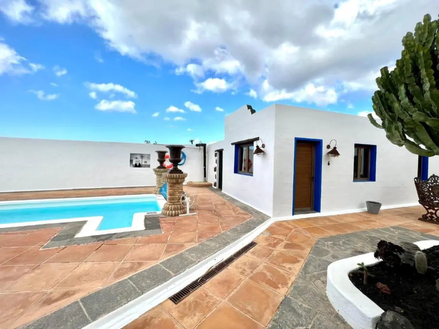 Suite/BB only adults, FreeWifi, shared pool, ocean view in Yaiza