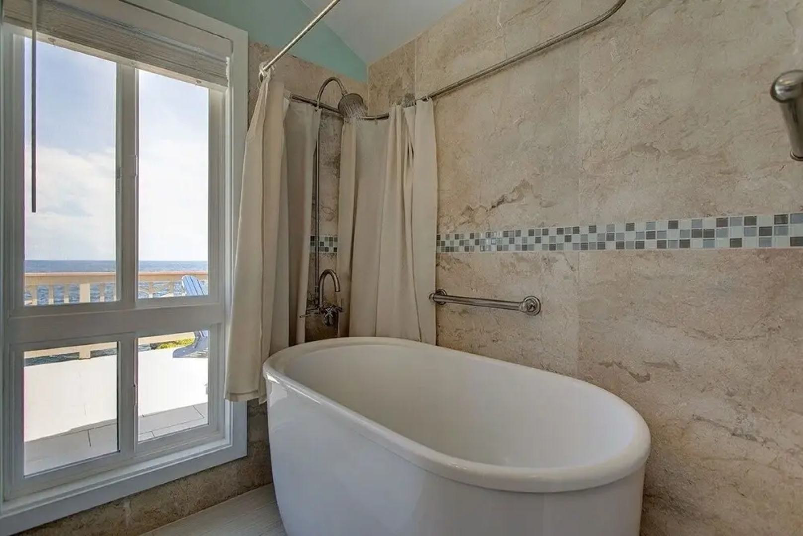 Paradise Ocean View 2 Bedroom Home by RedAwning