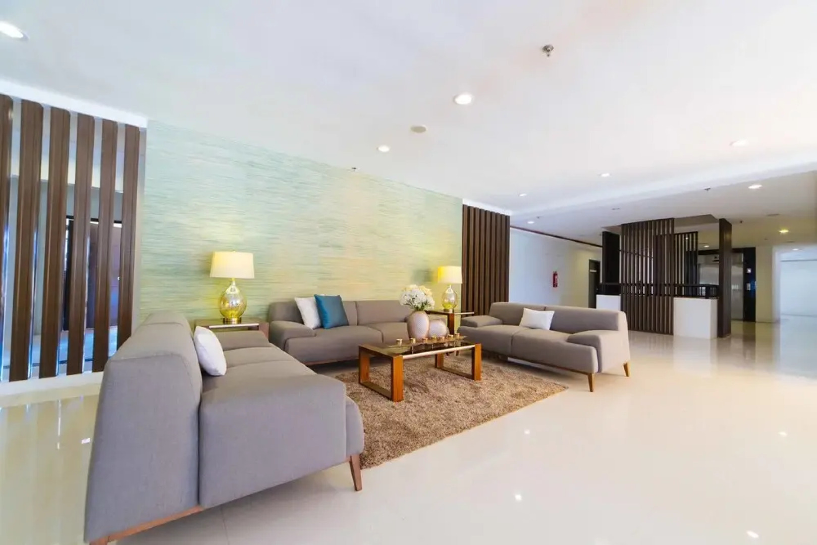 RedDoorz Premium @ Sta Rosa Tagaytay Road