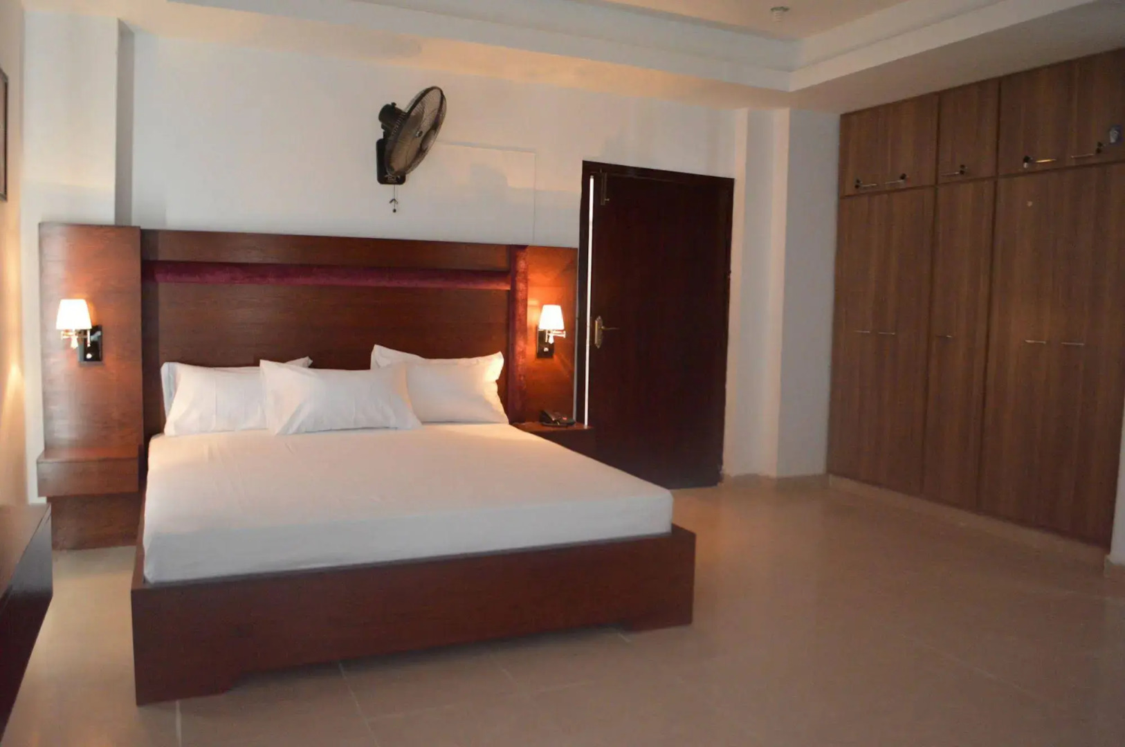 Intellectual Inn - Bahria Town