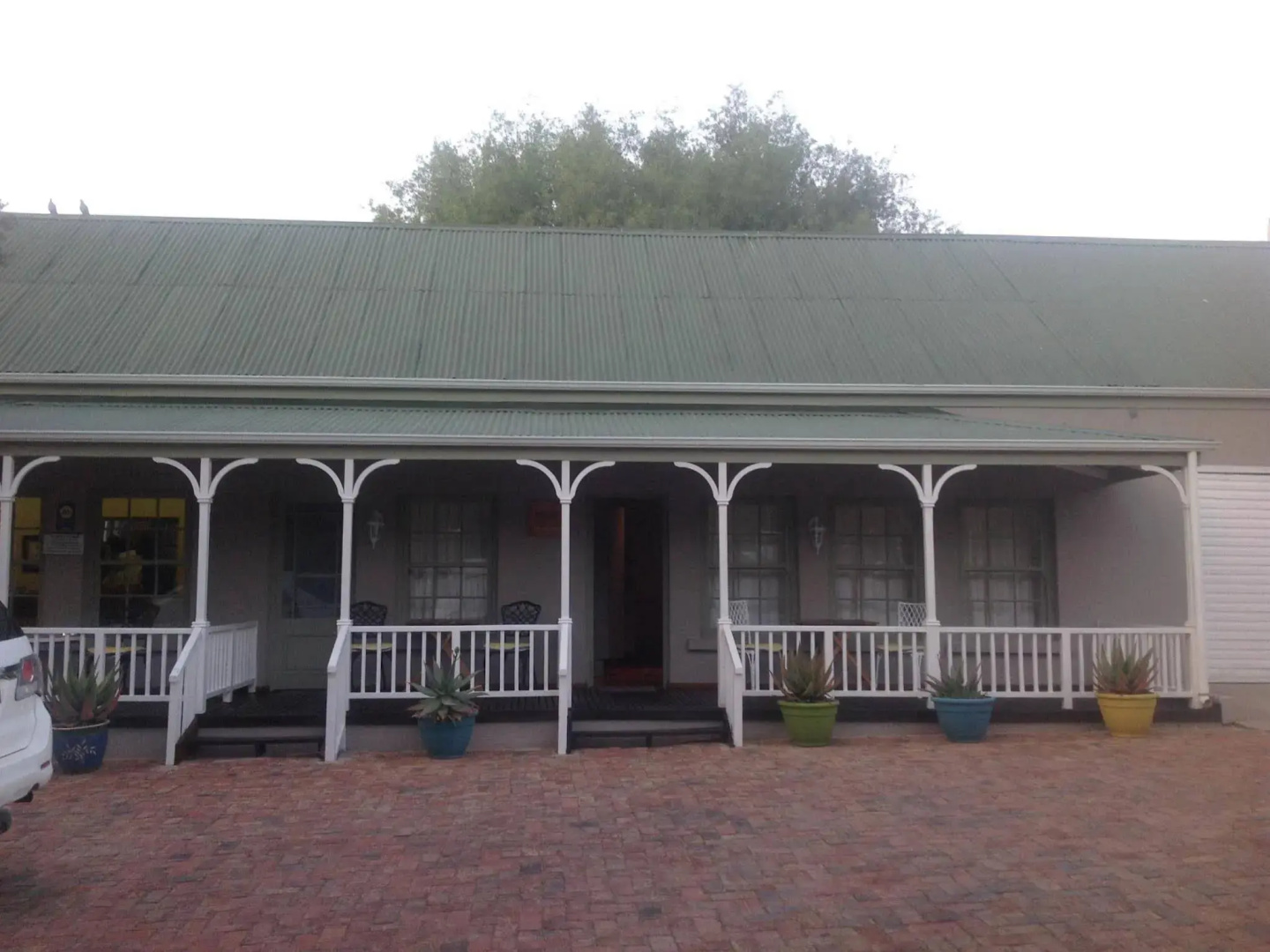 Housemartin Guest Lodge