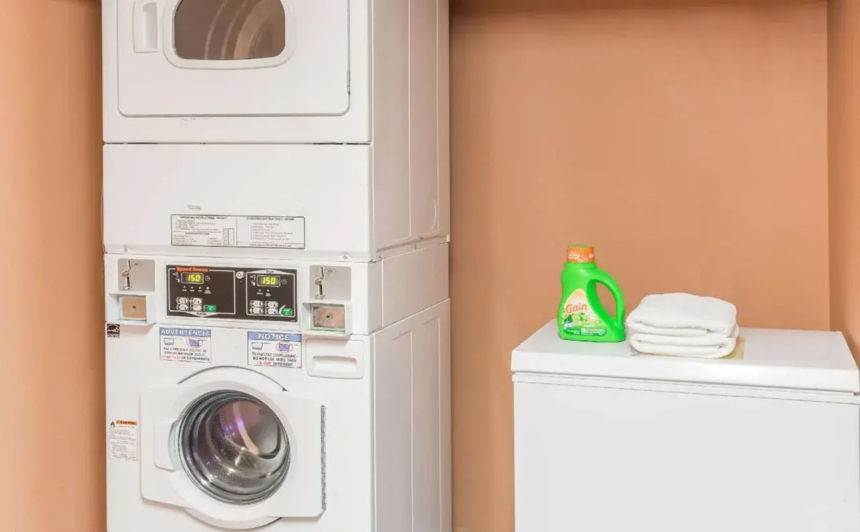 Super 8 by Wyndham Airport I90