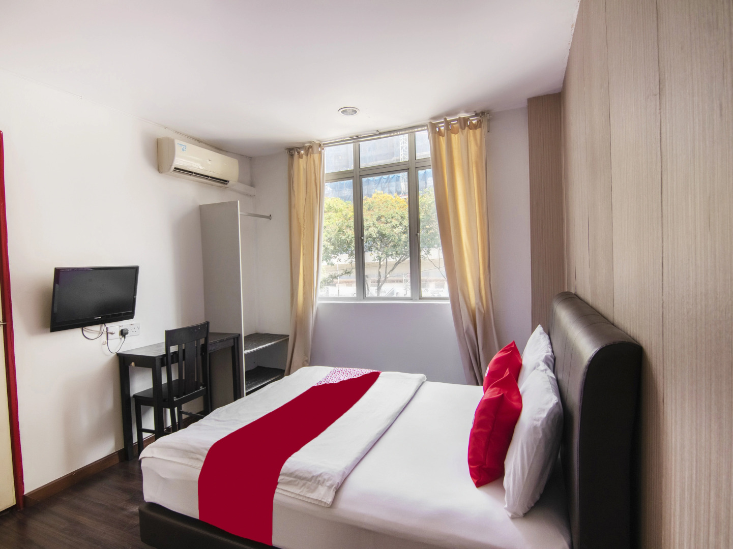 OYO 89891 1st Inn Hotel Subang (SJ15)