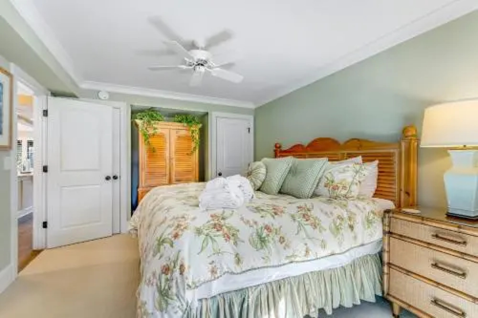 4689 Tennis Club Villa by RedAwning