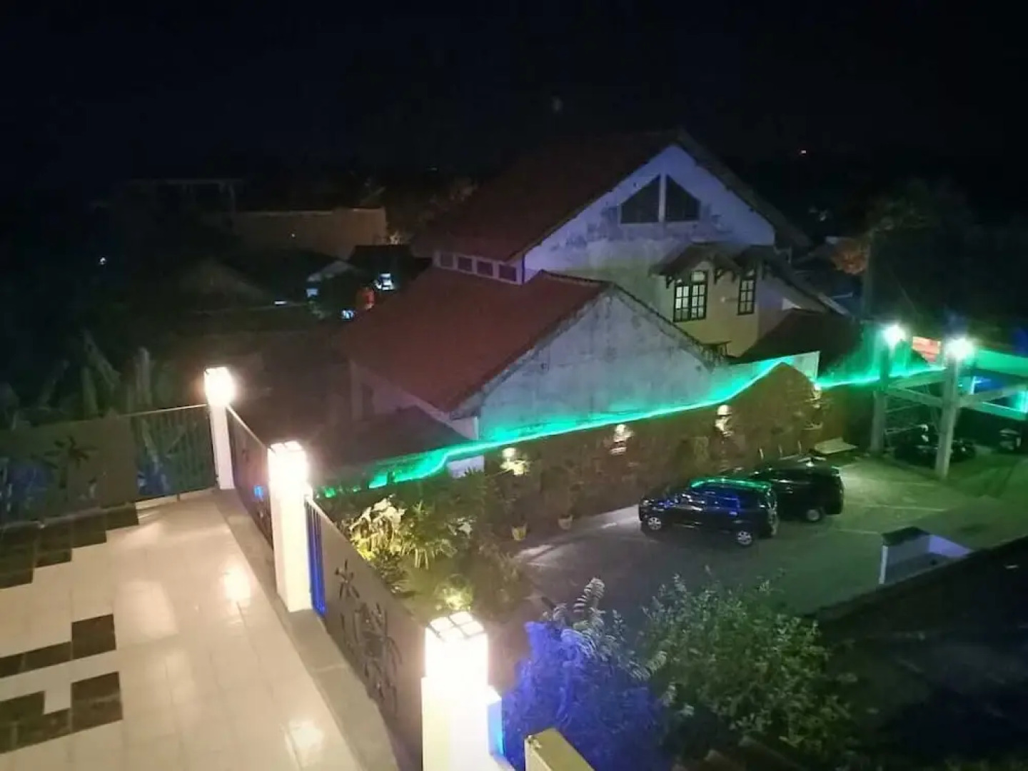 Coconut Hotel - Hostel