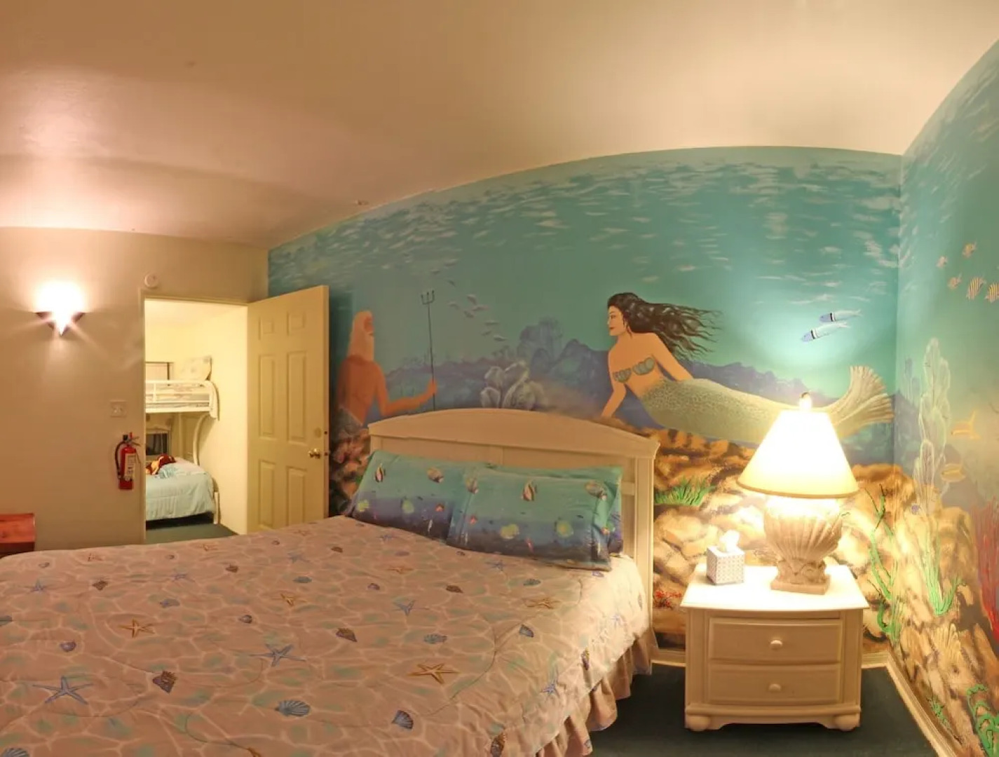 Key Lime Sailing Club And Cottages