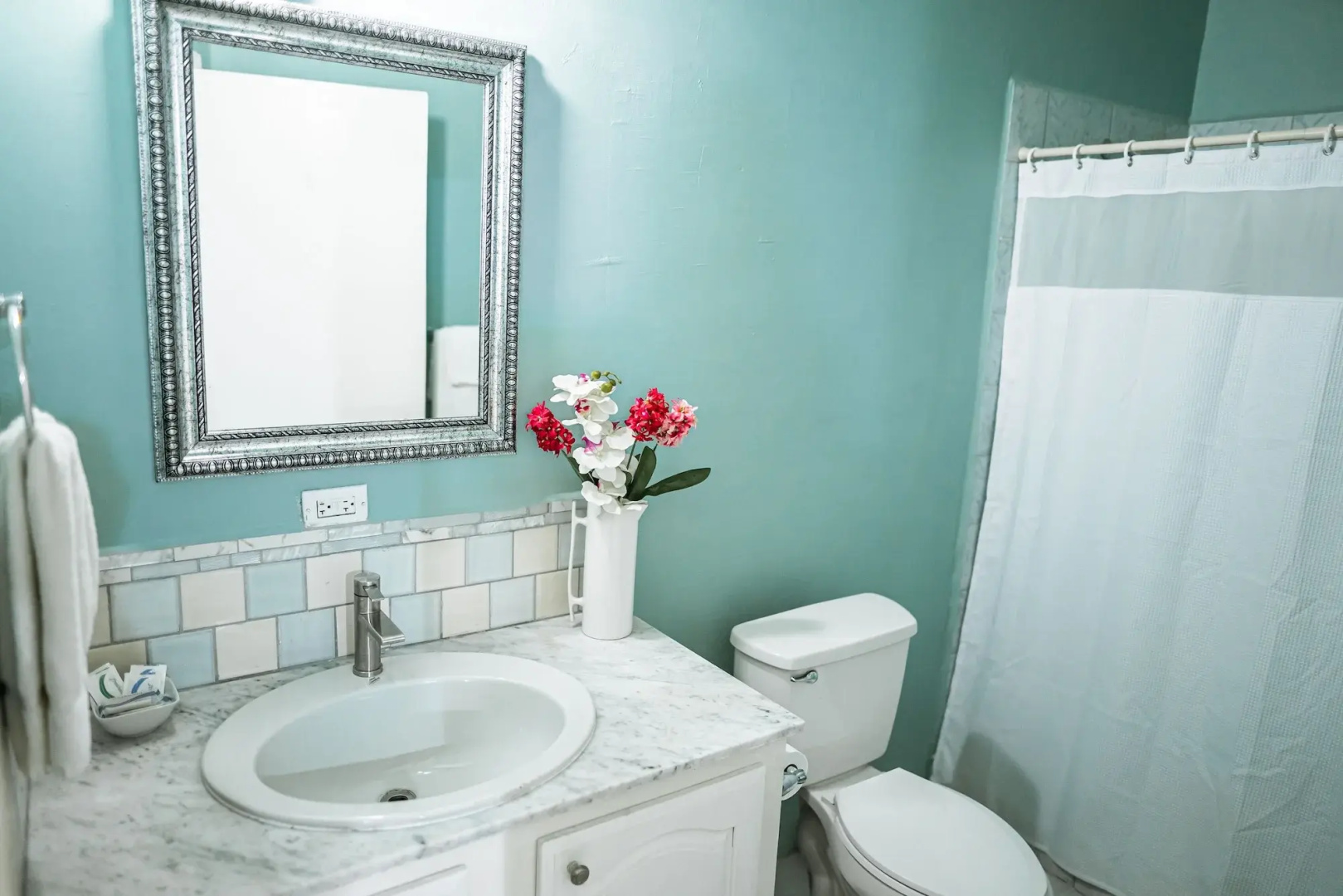 Connie's Comfort Suites