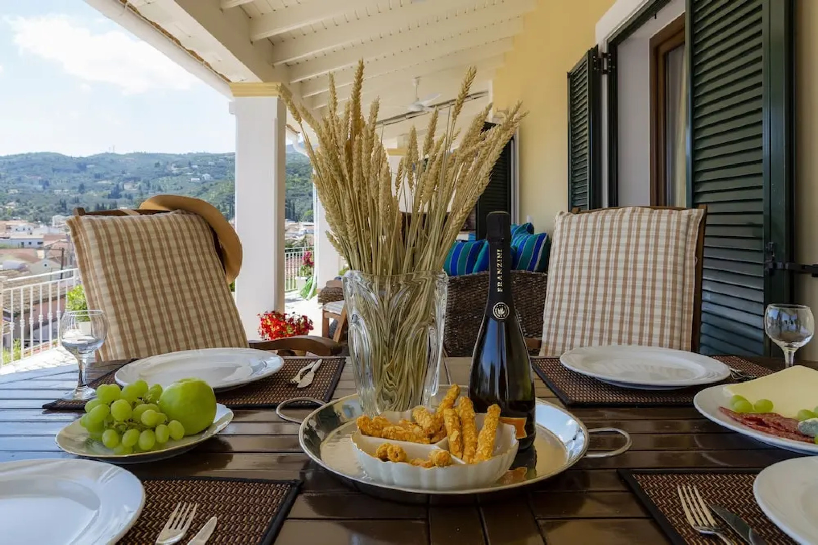 Solaris Methea Deluxe Suites