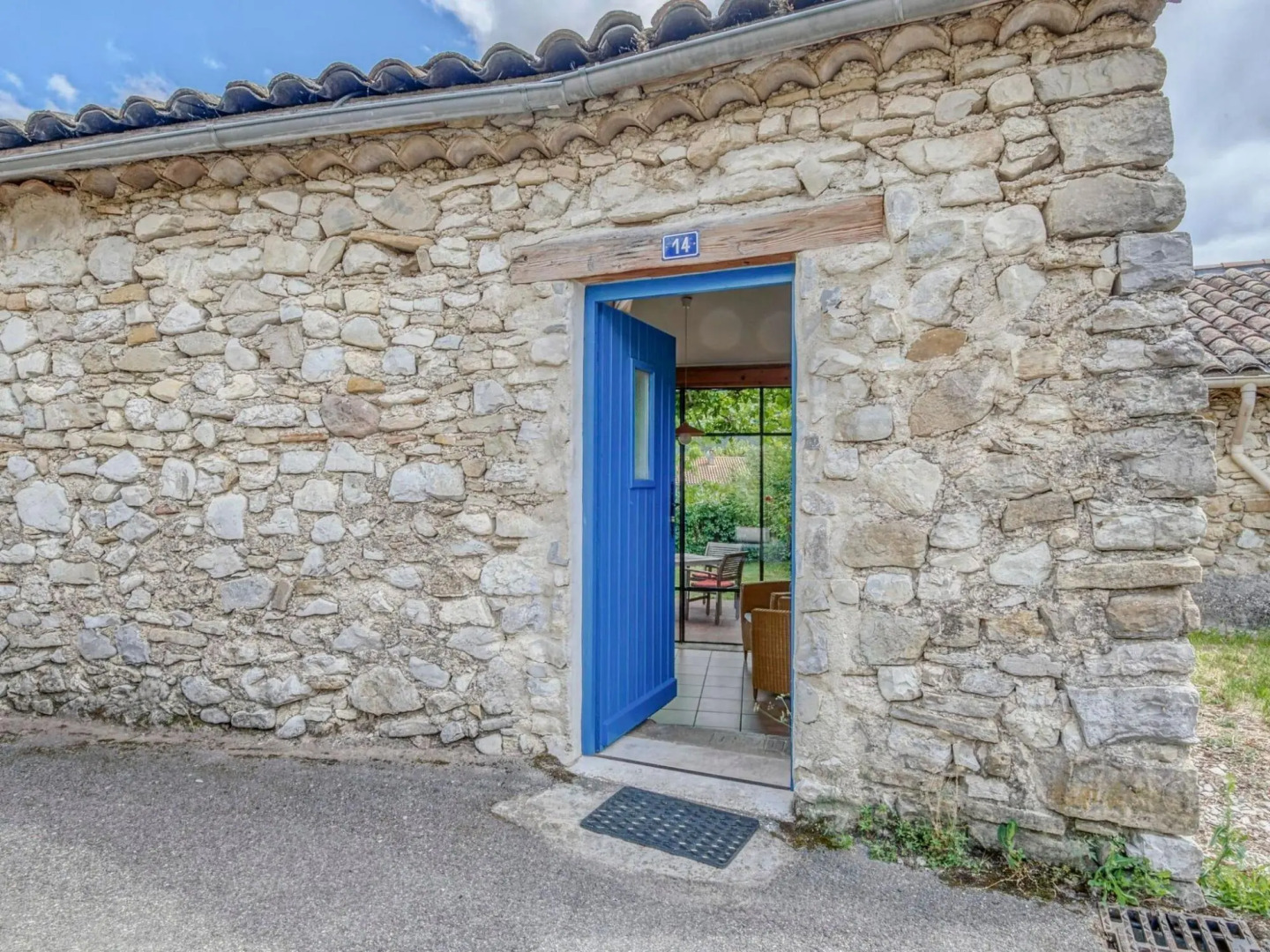 Cozy Holiday Home in Marignac-en-Diois with Garden