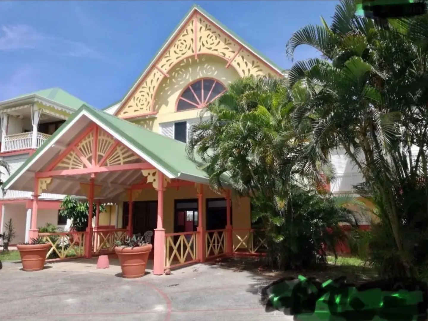 Ti. Maanga vue mer et pieds dans l'eau