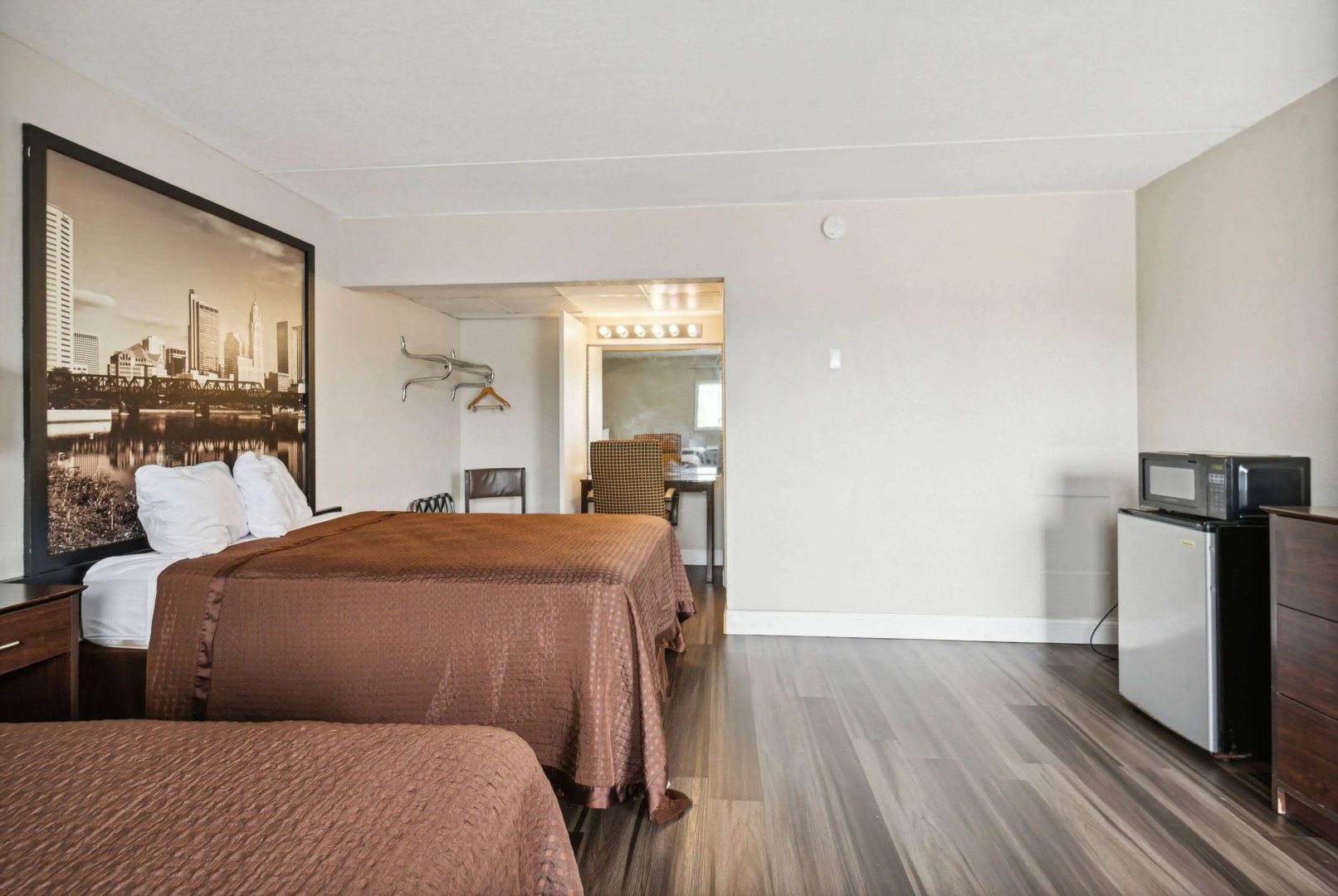 Super 8 by Wyndham Millbury/Toledo