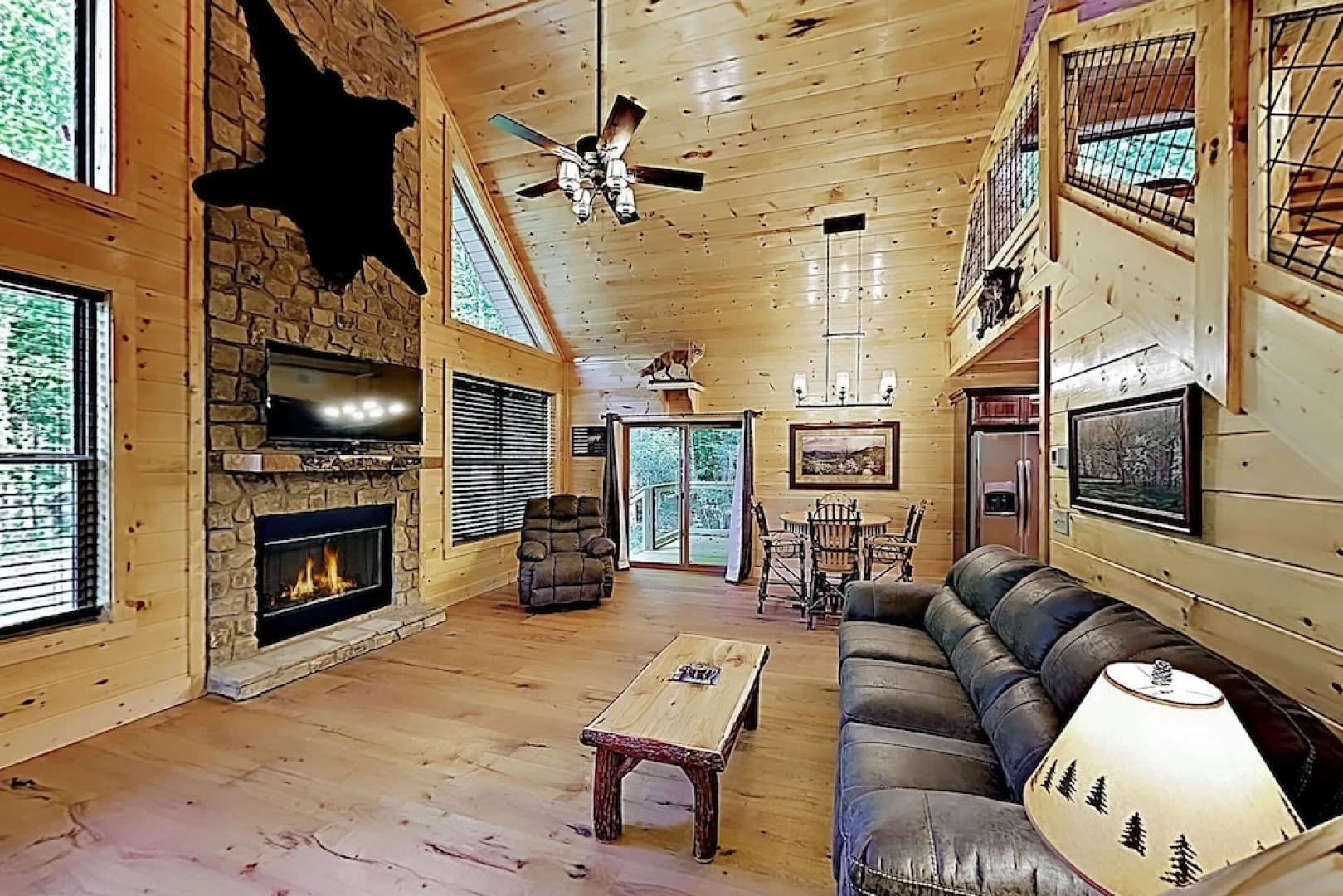 New Listing! All-suite - 1.5 Acres & Hot Tub 2 Bedroom Home