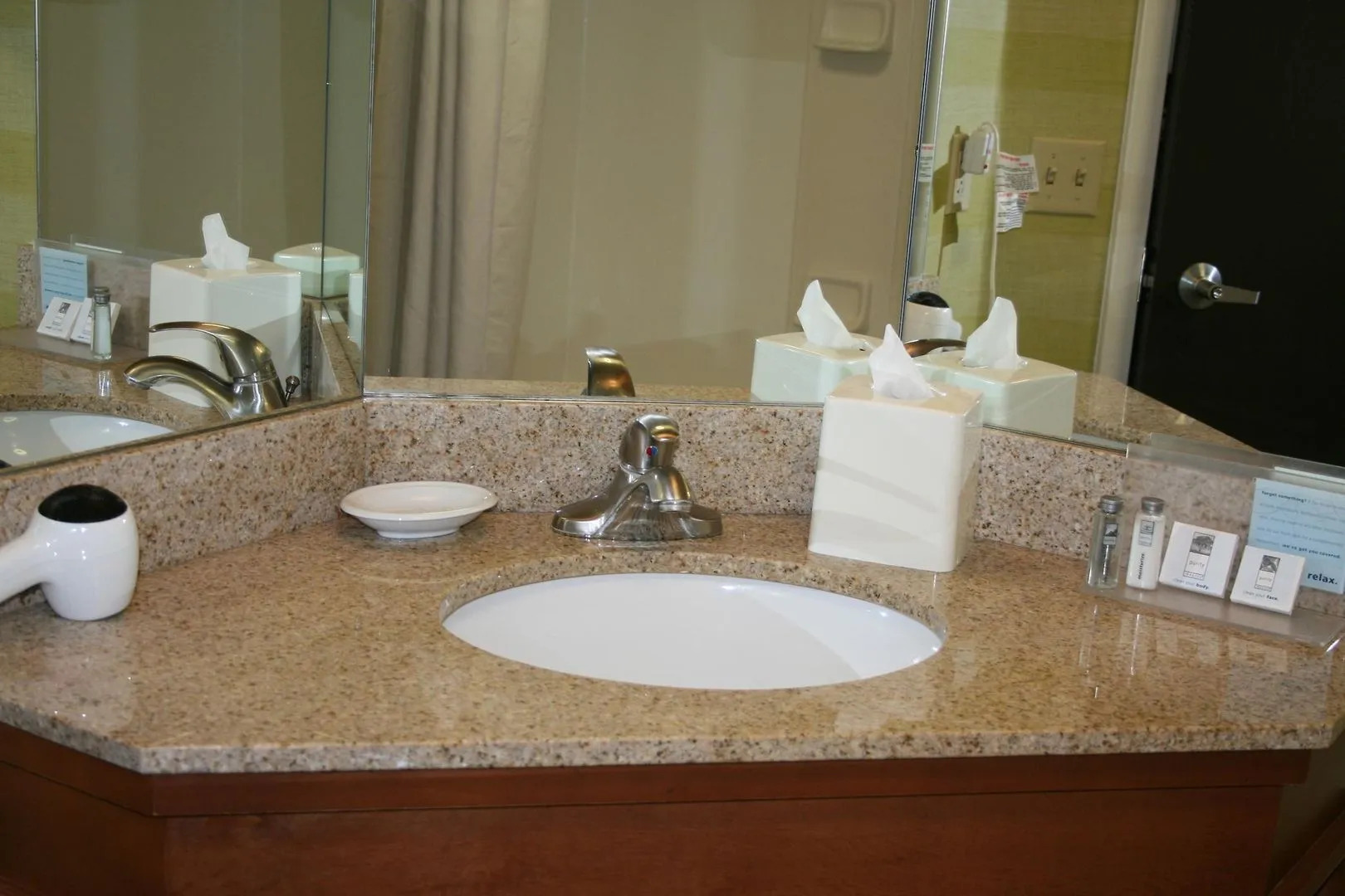 Spark by Hilton Tampa Brandon