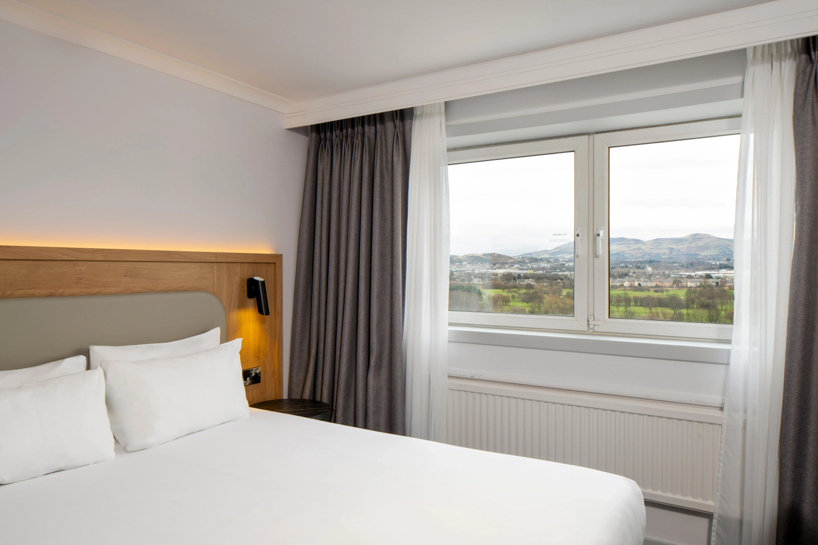 Holiday Inn Edinburgh by IHG