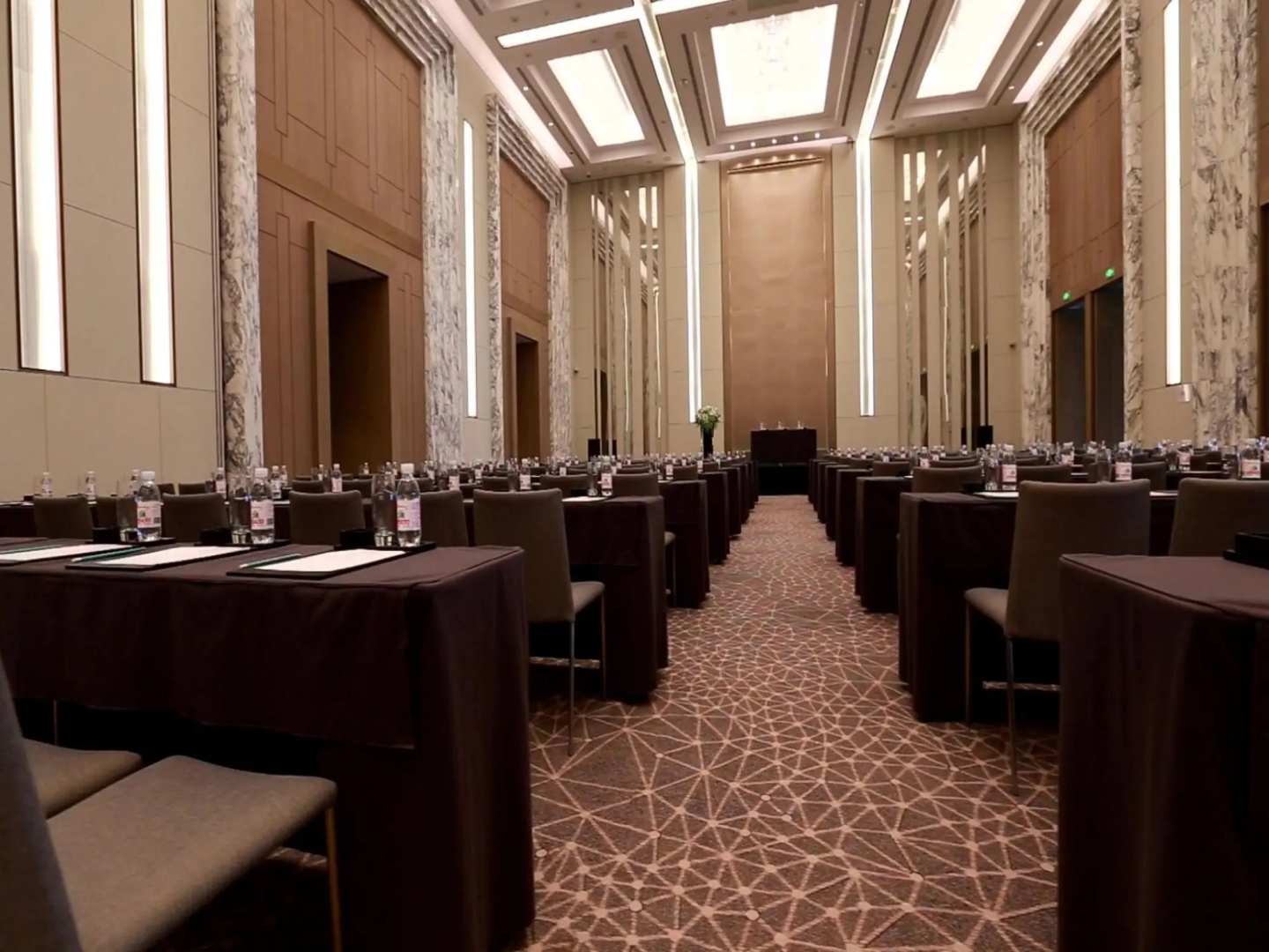 Hotel Plaza Carnival Qingdao