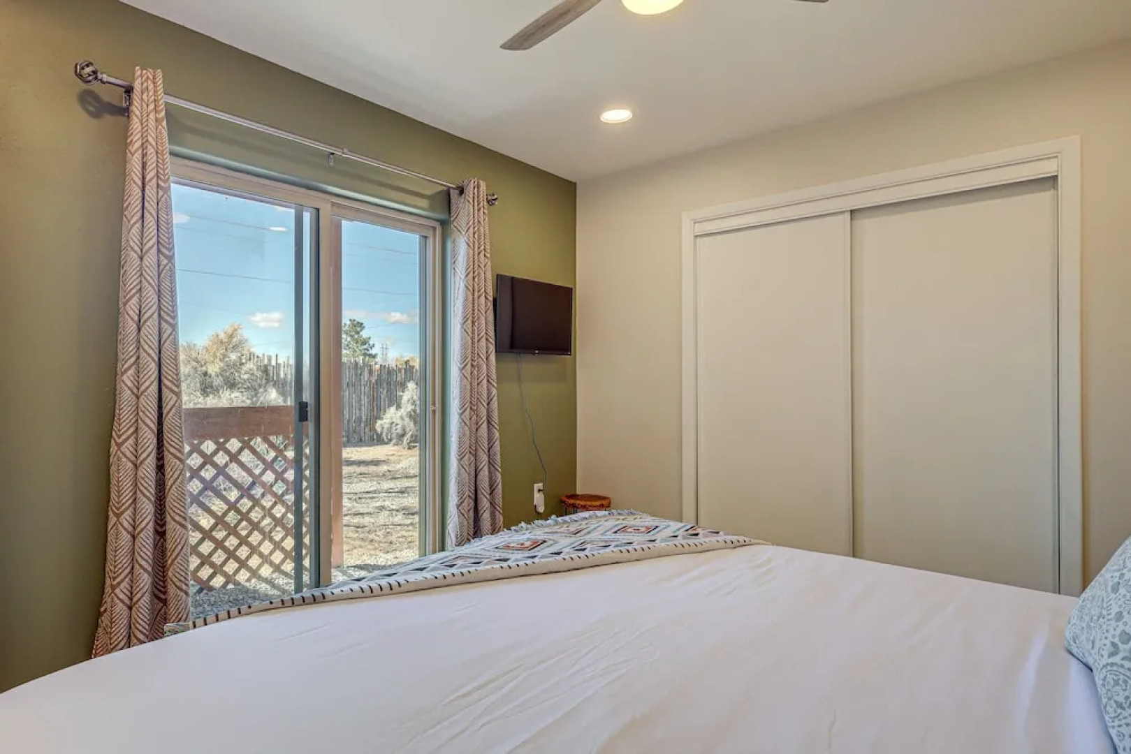 Taos Home w/ Private Hot Tub, Sauna & Gas Grill!