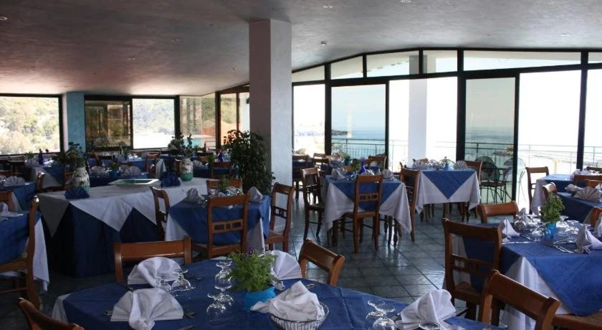 Hotel La Scogliera
