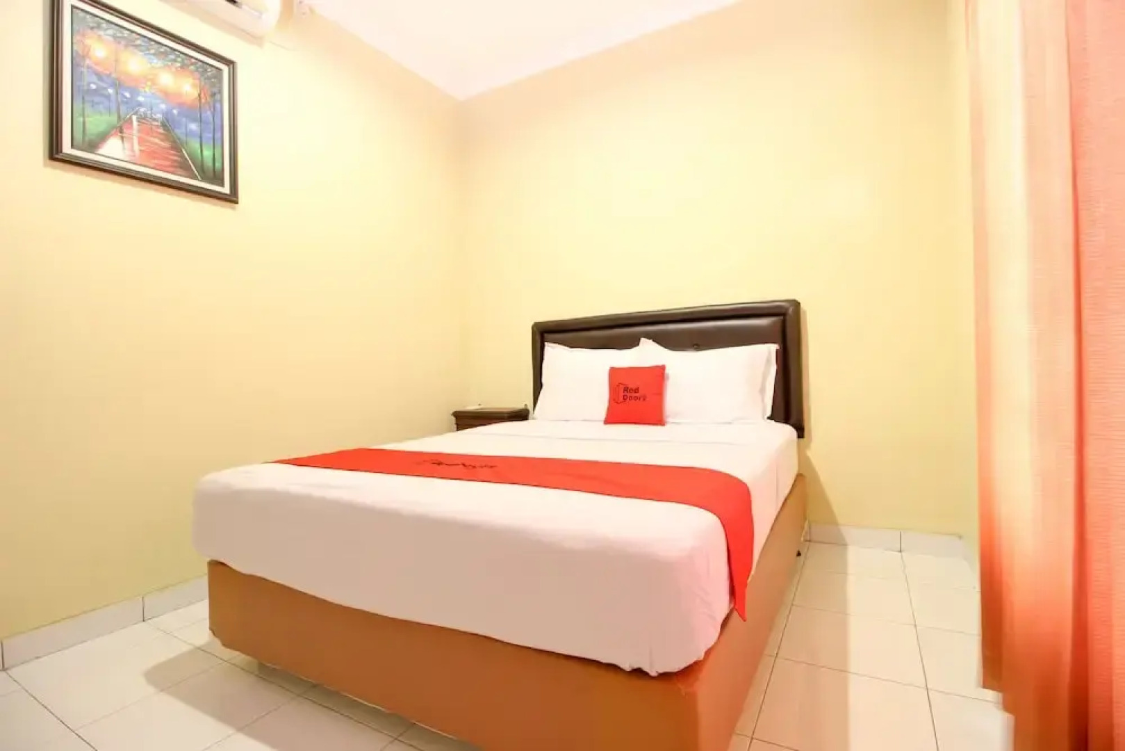 RedDoorz near Desa Wisata Kasongan