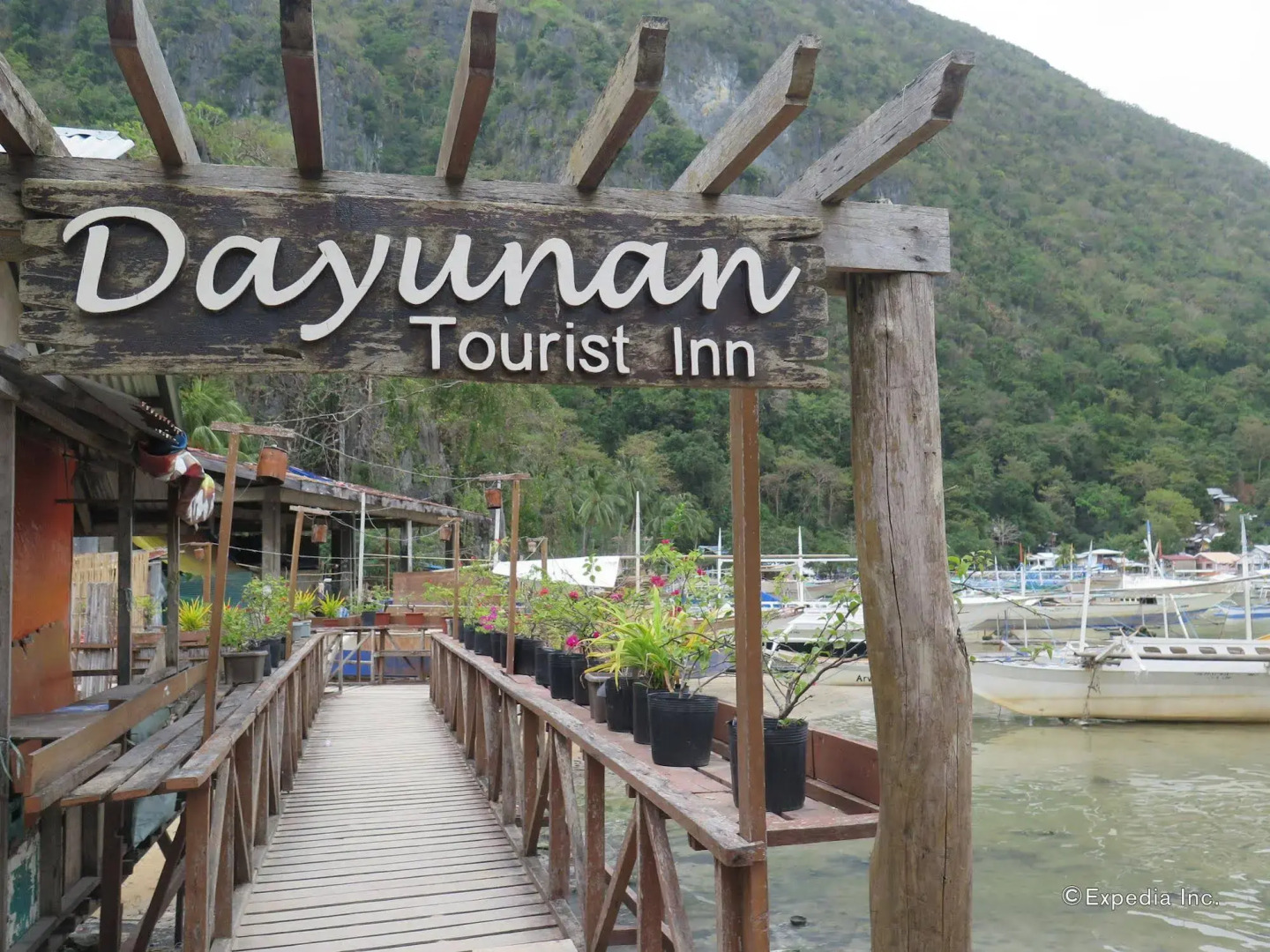 Dayunan El Nido Tourist Inn