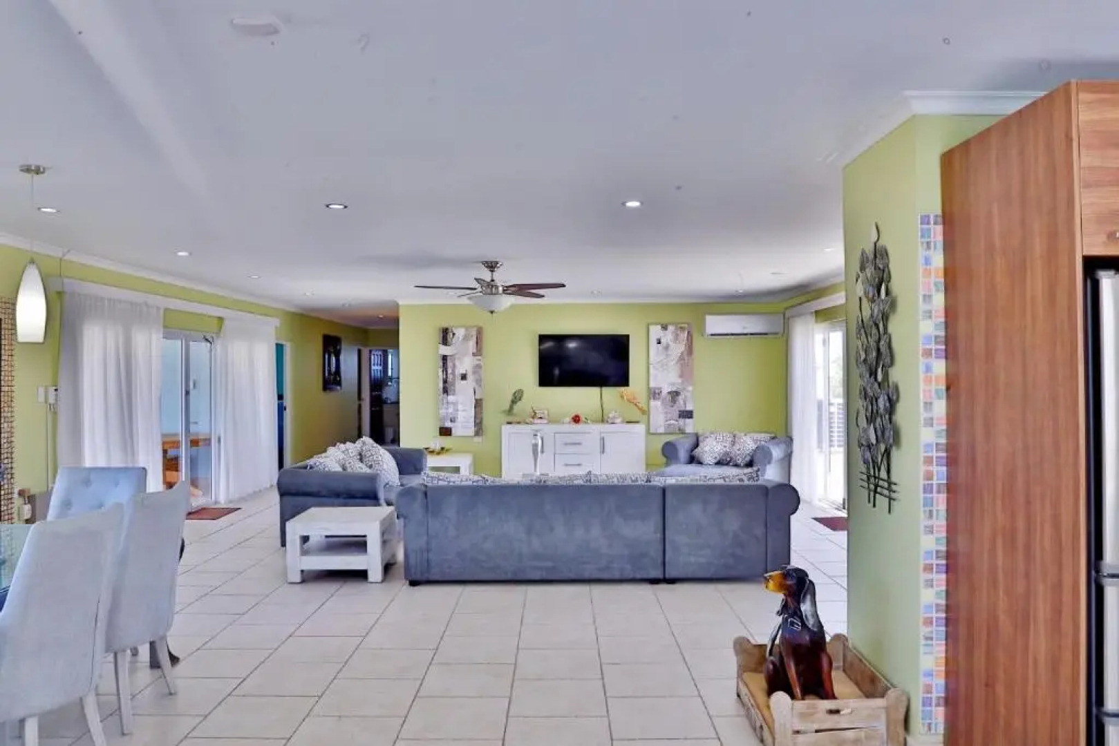 A Ocean View Malmok Villa