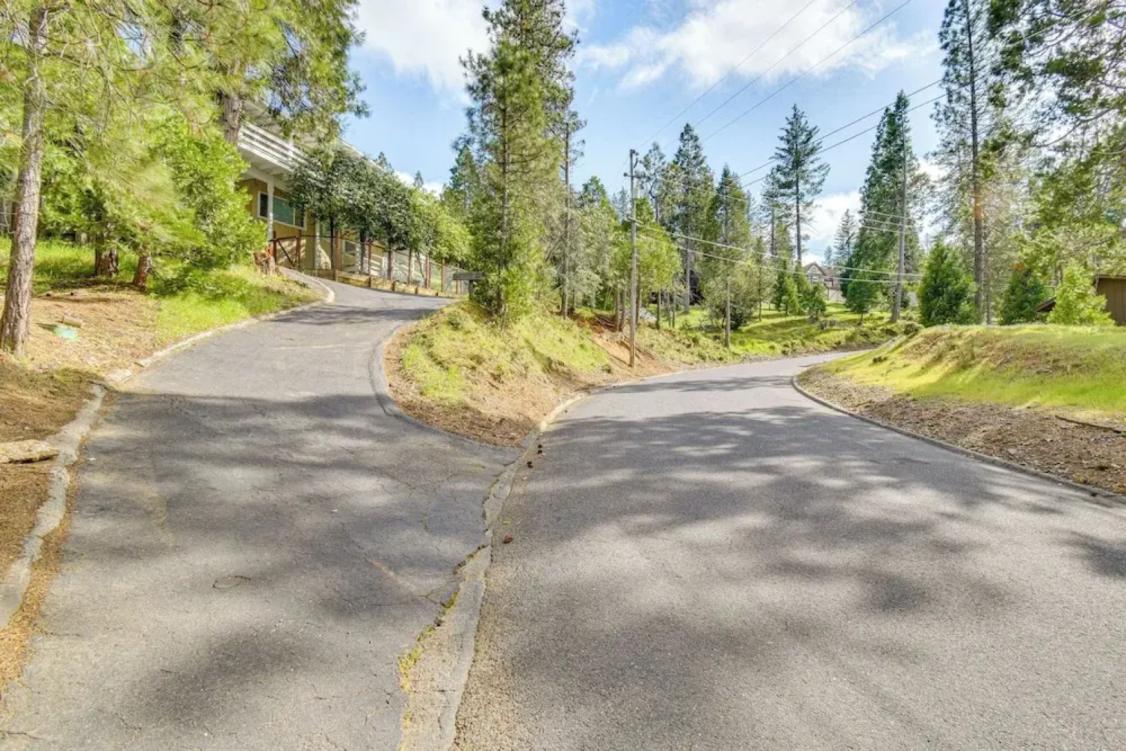 Peaceful Groveland Home w/ Deck + Fire Pit!